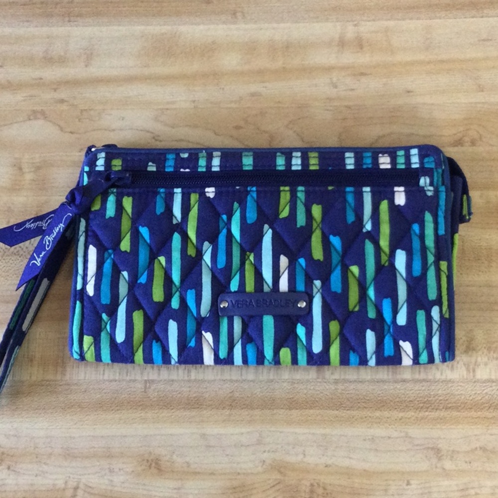 VERA BRADLEY “Katalina Showers” Wristlet